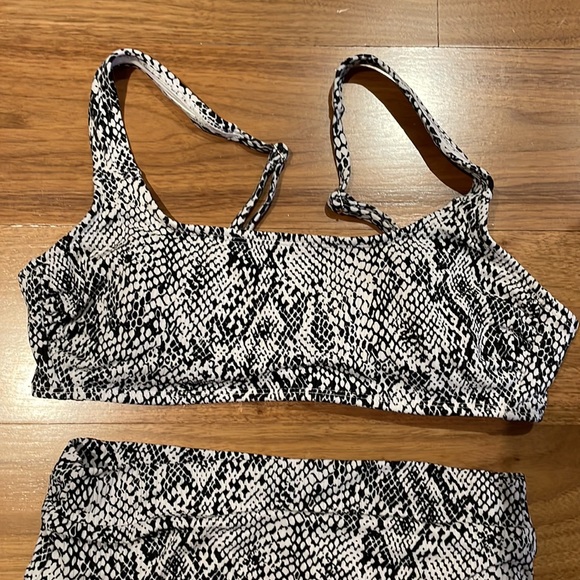 Old Navy bikini - Picture 3 of 8